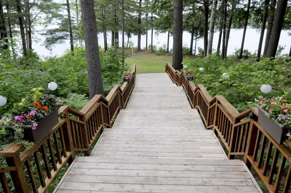 Sherwood Inn Port Carling Exterior foto